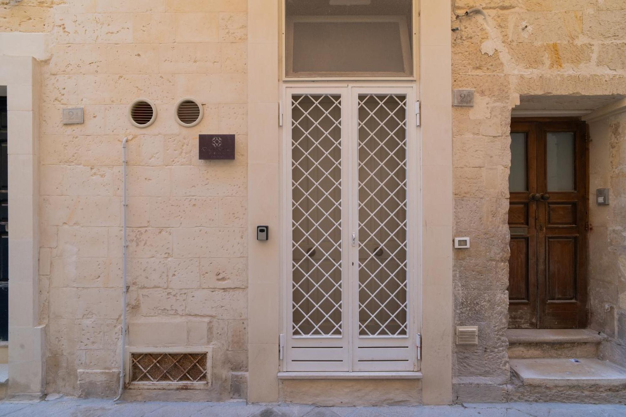 Essential Suite By Dimora Barocca Lecce Kültér fotó